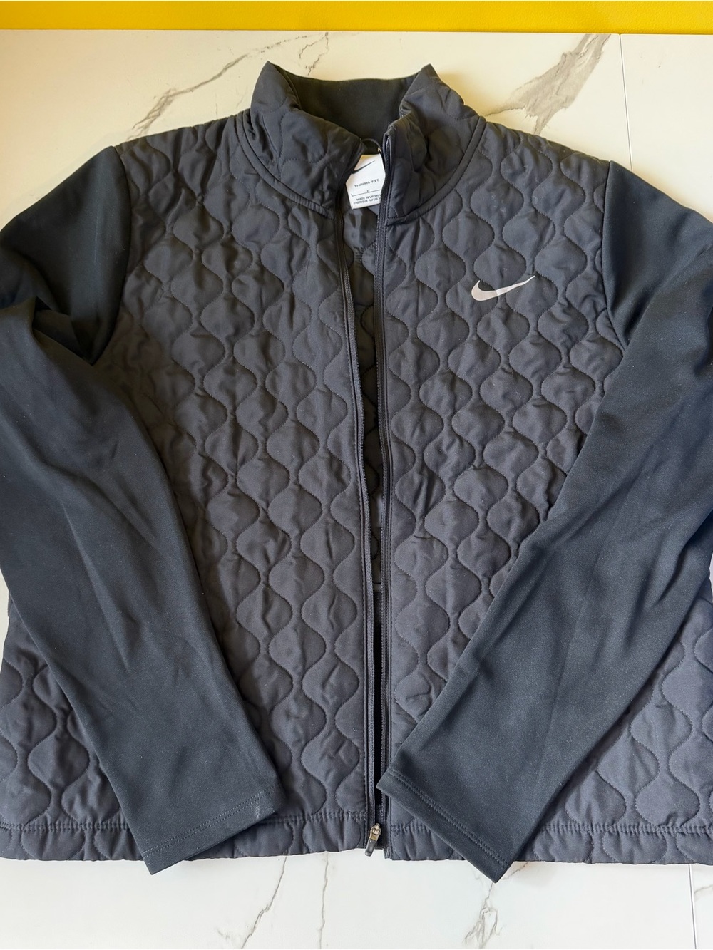 Nike Running Therma-FIT Women’s Quilted Full Zip Jacket – Black – Size Large